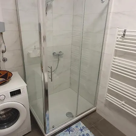 Dino, Apartman Zára